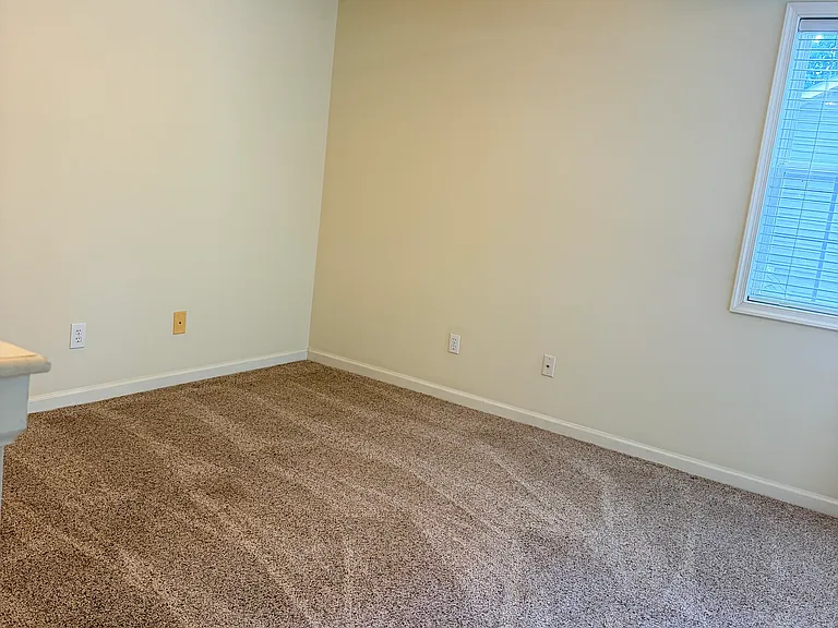 104 W Acres Cres — Photo 11