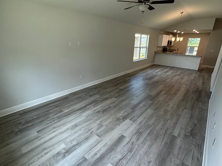 8090 Westpointe Ln — Photo 7