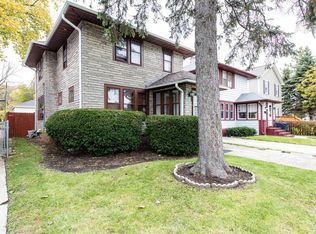928 N Jackson St, Waukegan, IL 60085