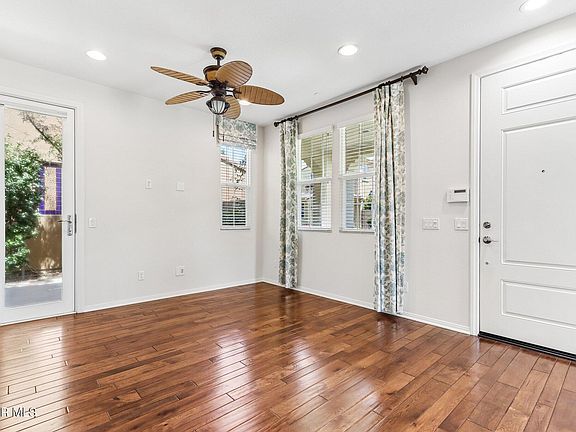 4th image of 2922 Encina Ln