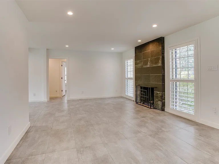2045 Marydale Dr — Photo 6