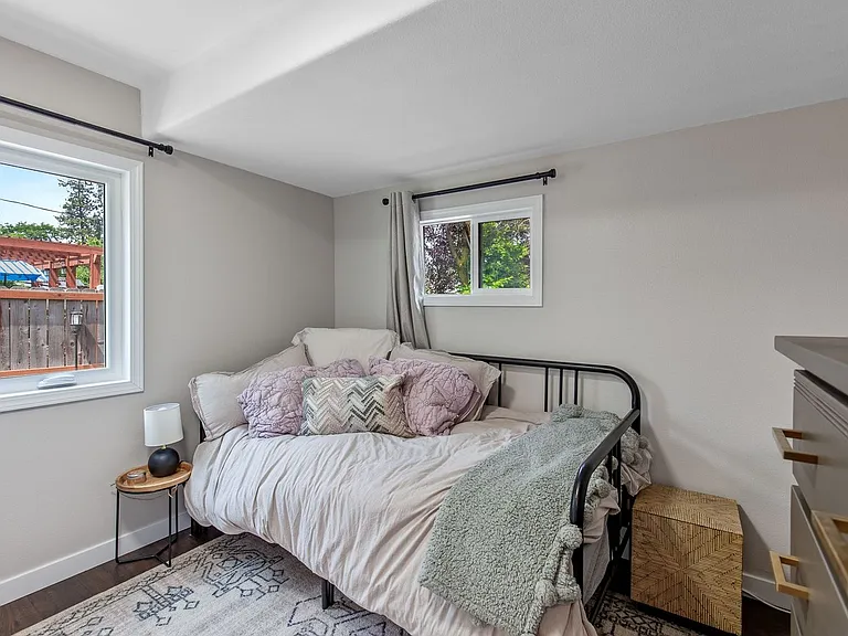 1419 E Birch Ave — Photo 10