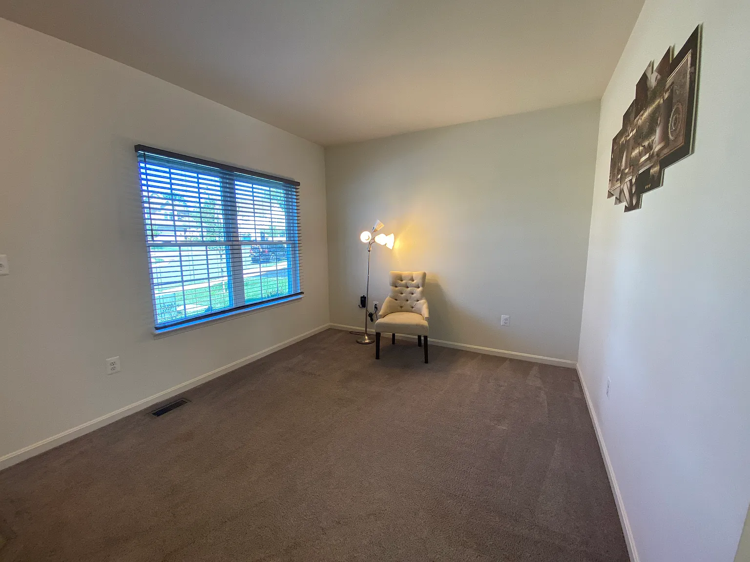 3 bed, 3.5 bath, 2388 sqft, $2,895 — Photo 3