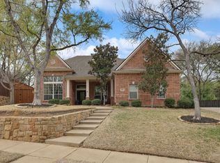 811 Inland Dr, Grapevine, TX 76051