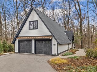 125 Saint Andrews Trl, Fontana, WI 53125