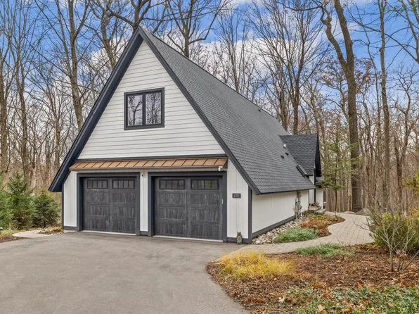 125 Saint Andrews TRAIL, Fontana, WI 53125