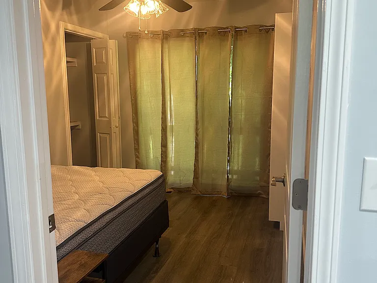 501B Oak Grove Rd #1B — Photo 4