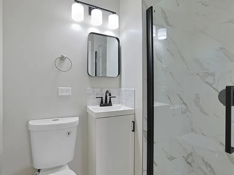 419 Waverly Ave — Photo 10