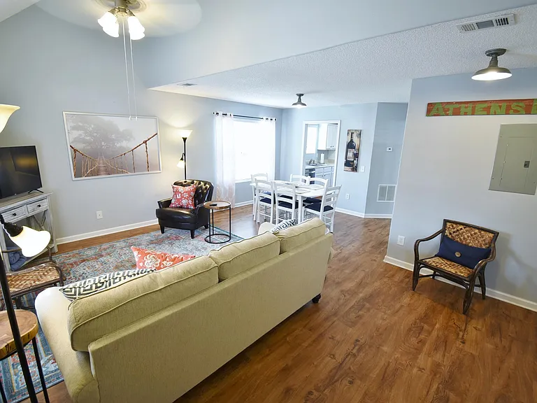 397 Bridgewater Cir #1 — Photo 1