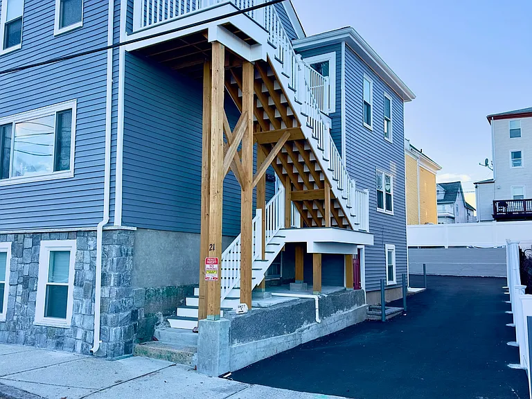 21 Commercial St #1 — Photo 17