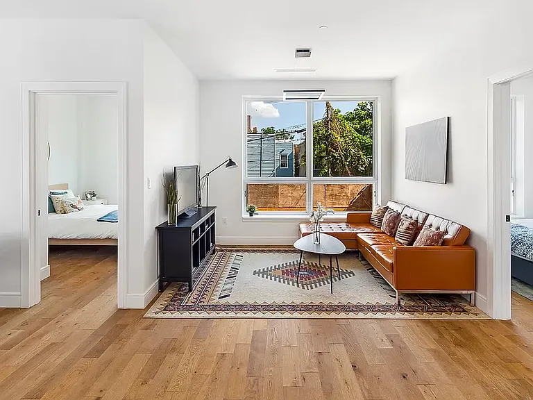 982 Willoughby Ave #3B — Photo 3