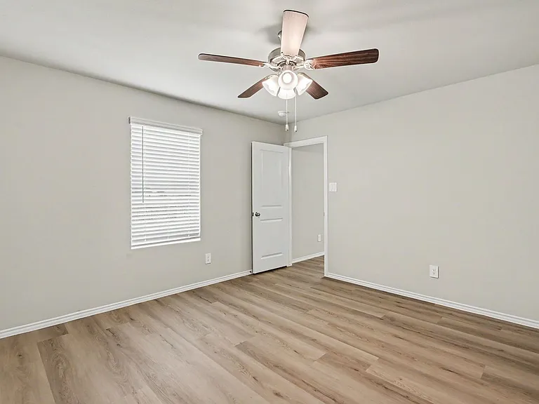 16616 Port Arthur Pl — Photo 8