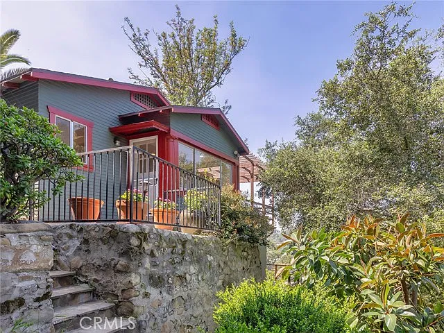 1827 Altivo Way