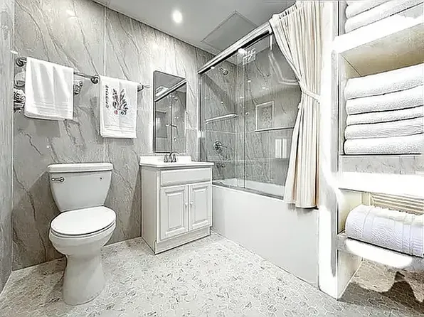 248 West 35th Street image 7 of 17