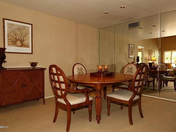 DiningRoom