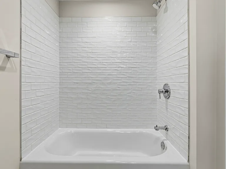 29-31 Ward St #302 — Photo 15