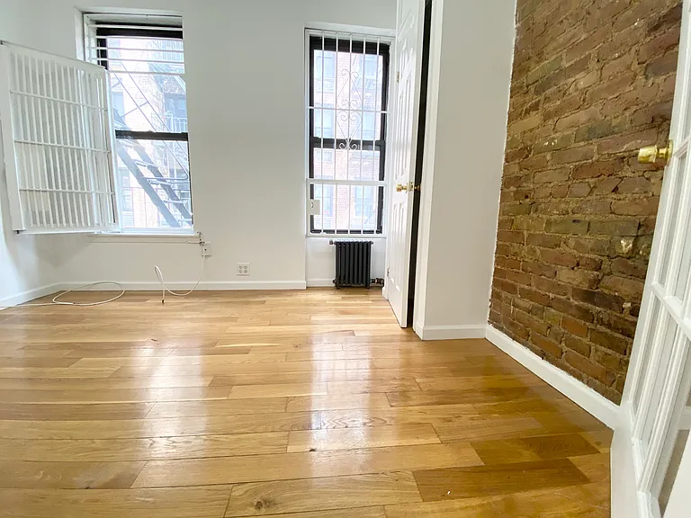 221 E 28th St #2B — Photo 7