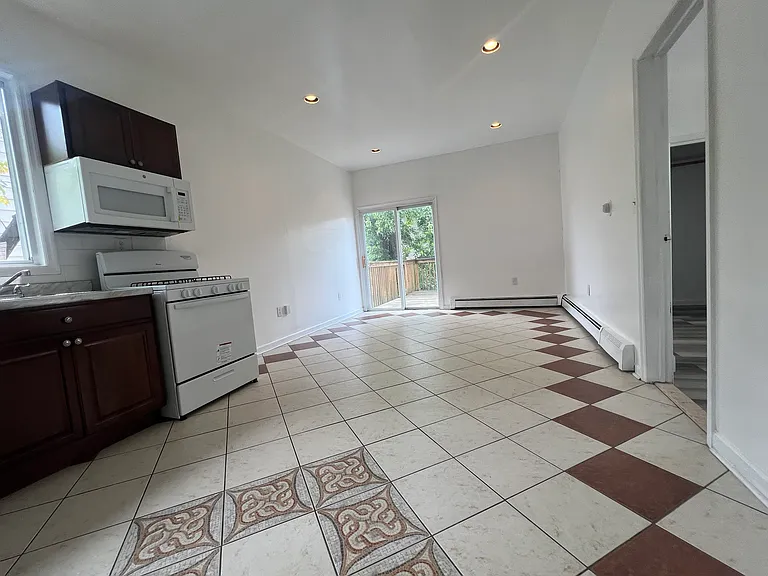 5 Timothy St #4 — Photo 8
