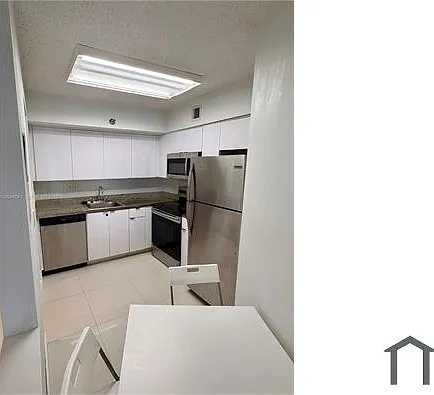 2 bed, 1200 sqft, $2,500 — Photo 2