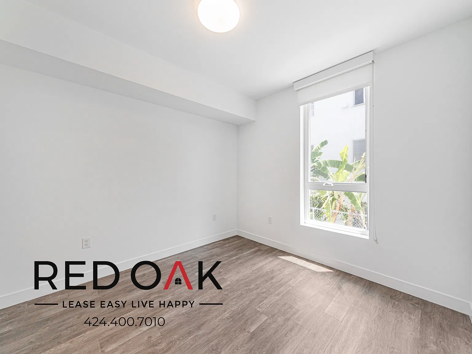 Fantastic One Bedroom with Open Floor Plan, Amenities, In-Unit W/D, and Available Parking ~ Near ... — Photo 3