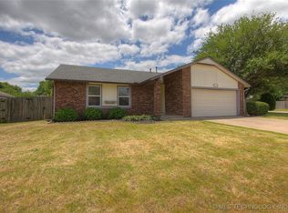 2613 E Queens St, Broken Arrow, OK 74014