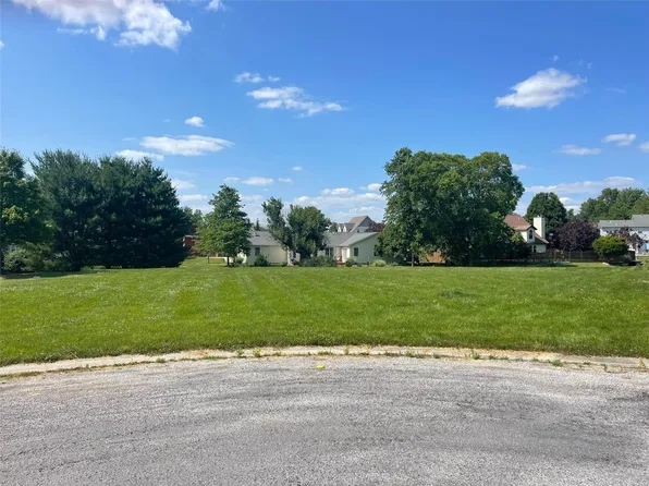 1105 Anna Ct, Lebanon, IL 62254