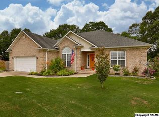 117 Red Sunset Cir, Owens Cross Roads, AL 35763