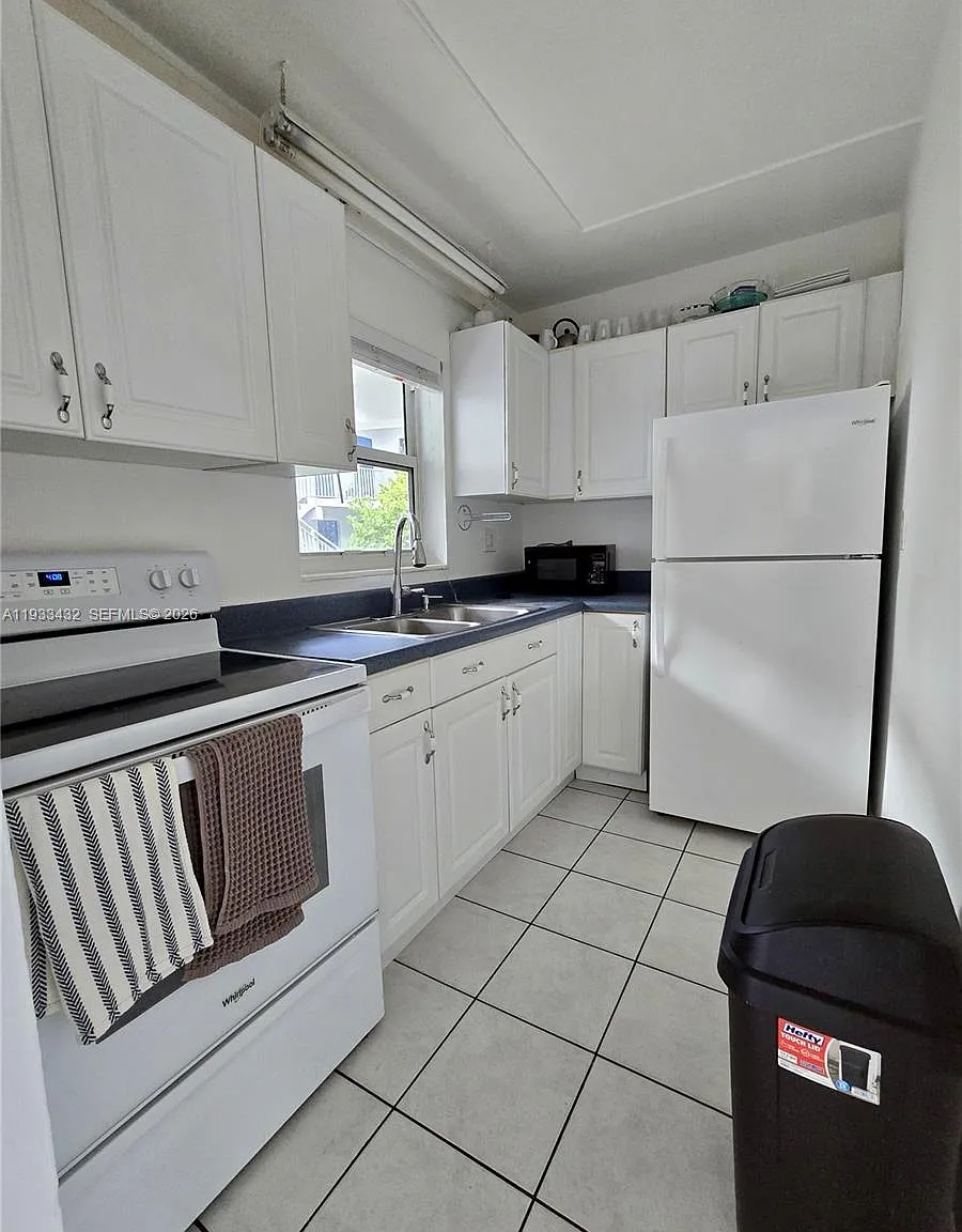 1001 SE 16th St — Photo 3