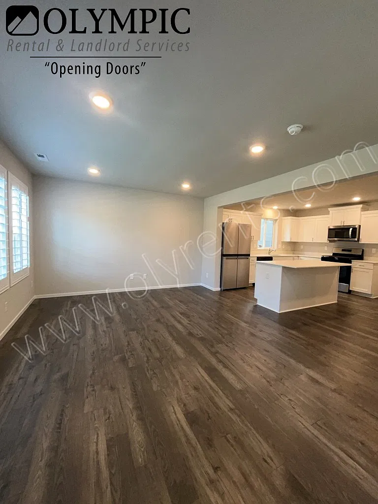 Low Maintenance 3 Bdrm, 2 Bath Lacey Home in Bradley Park neighborhood — Photo 4
