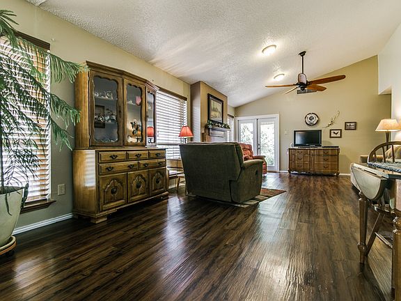 5th image of 1637 Lemonwood Cir