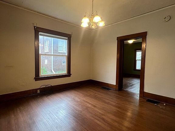 3rd image of 915 5th Ave N