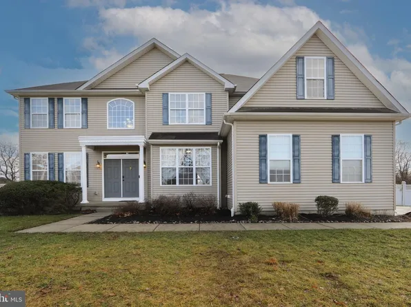 115 Golden Meadow Ln, Sicklerville, NJ 08081