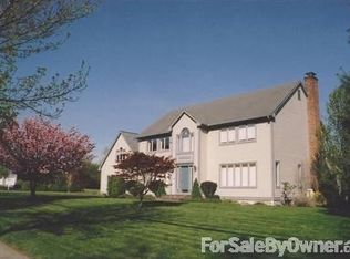 7 Weeping Willow Ln, Milford, CT 06461