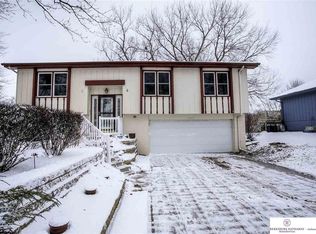 4917 Terrace Dr, Omaha, NE 68134