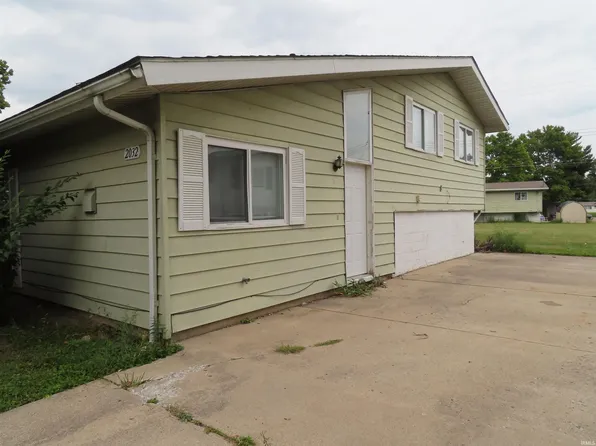 2032 Shaw Ave, Peru, IN 46970