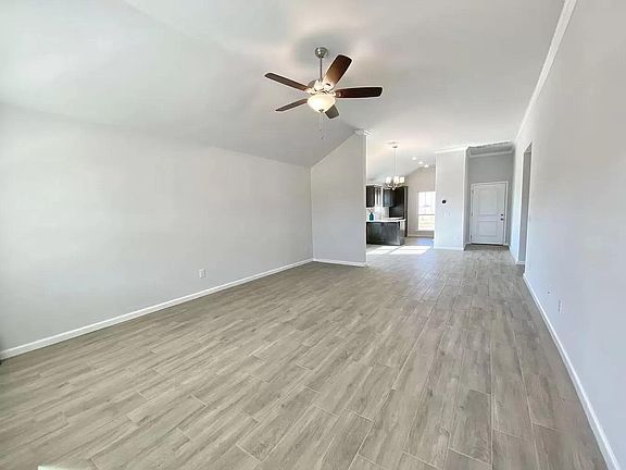 5th image of 18241 Autumn Grove Dr