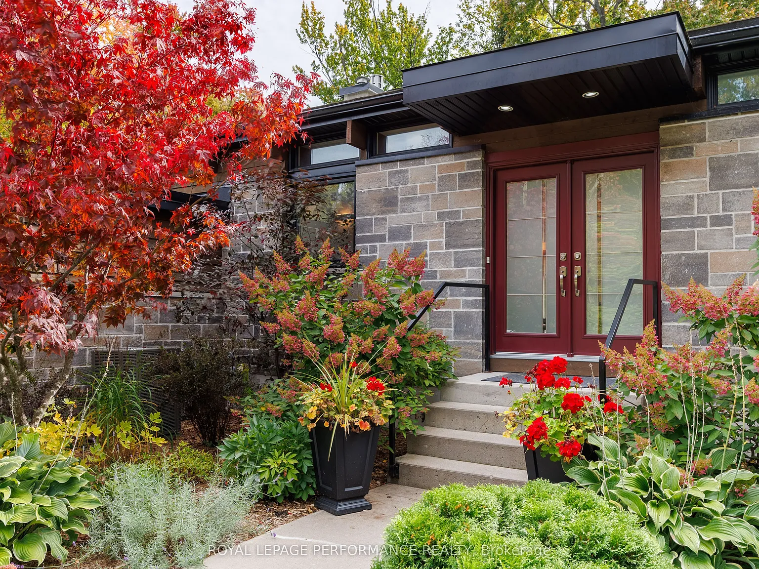 4 bed, $4,800 — Photo 2