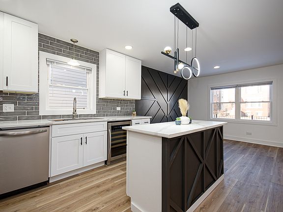 5th image of 1005 W 103rd St