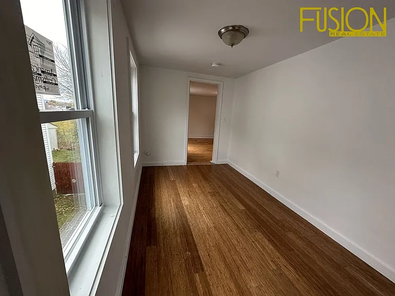 340 Manhattan Dr — Photo 9