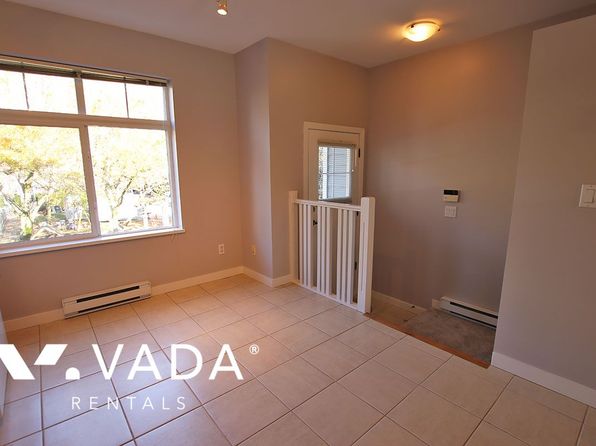 3 bedroom rental in Surrey — photo 9