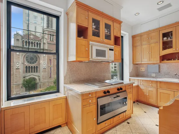 521 Park Avenue image 5 of 13