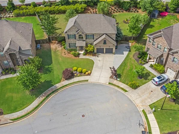 3179 Falls Crest Ct, Buford, GA 30519