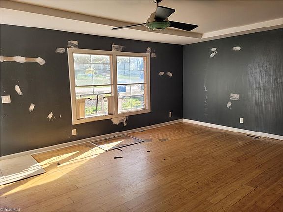 4th image of 1017 Mountain Woods Ct