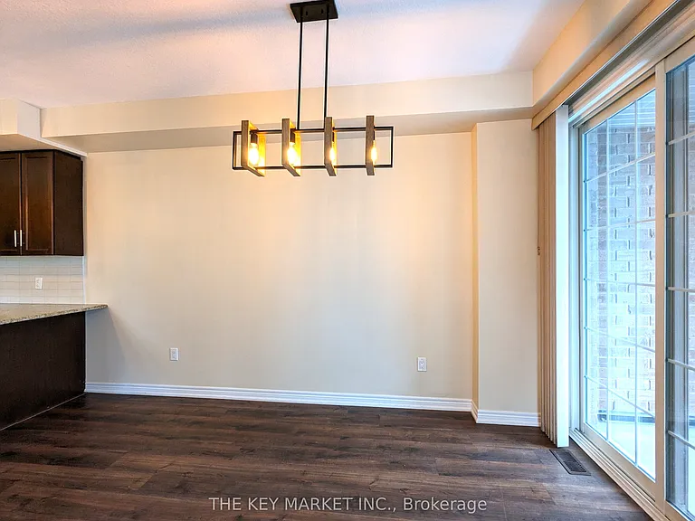 365 Belcourt Cmn — Photo 14