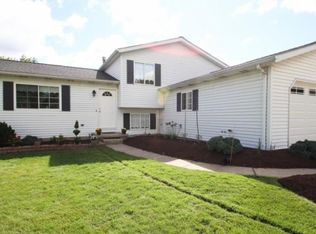 7733 Tea Rose Dr, Mentor, OH