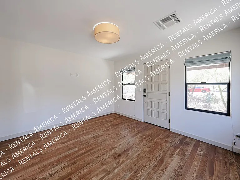 3809 N 9th St — Photo 7