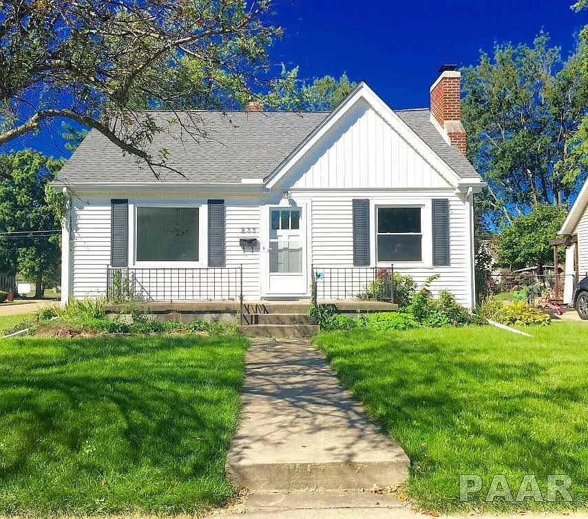 233 N Indiana Ave photo 1