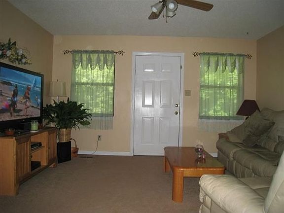 5th image of 216 Woodgate Dr SE