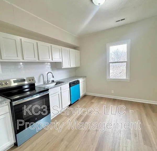 129 Brooklyn Ave — Photo 7