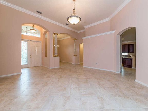 5th image of 7006 Great Falls Cir